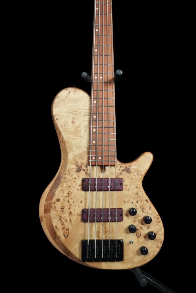 Sanct Bass Single Cut Series SC5